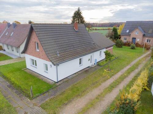 Drohnenaufnahme Seitenansicht - 