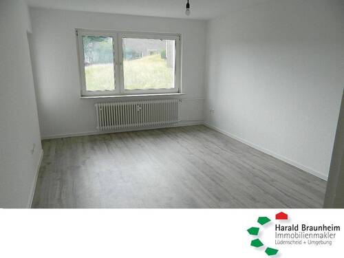 gemütlicher Wohn- Essbereich - Renovierte Wohnung in gepflegtem Haus mit saniertem Badezimmer und Balkon, ca.76m² im Eichholz.