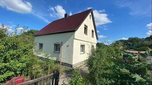 Front- und Seitenansicht - Ländliche Ruhe in beliebter Siedlung