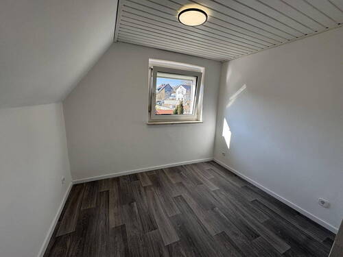 Ankleide zu Schlafzimmer 2 - 
