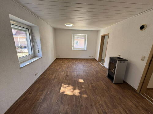 großes Wohnzimmer - Doppelhaushälfte mit 83,00 m² in Burglengenfeld zum Kaufen