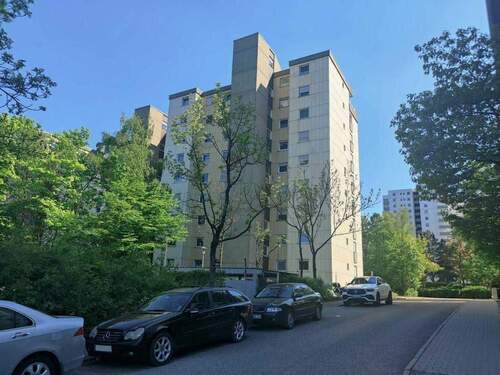 Nordseite des Gebäudes - 2 Zimmer Etagenwohnung zum Kaufen in Regensburg