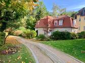Hausansicht + Zufahrt - 4 Zimmer Einfamilienhaus in Dresden