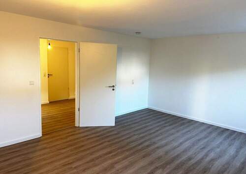 großes SZ - Etagenwohnung mit 111,00 m&sup2; in Singen (Hohentwiel) zur Miete