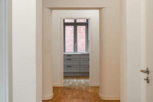 Blick durch den Flur Richtung Küche - 