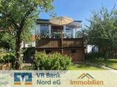 Sonnenstunden auf dem Balkon - Norddeutscher Klinkerklassiker mit schönem Garten unweit der Flensburger Förde