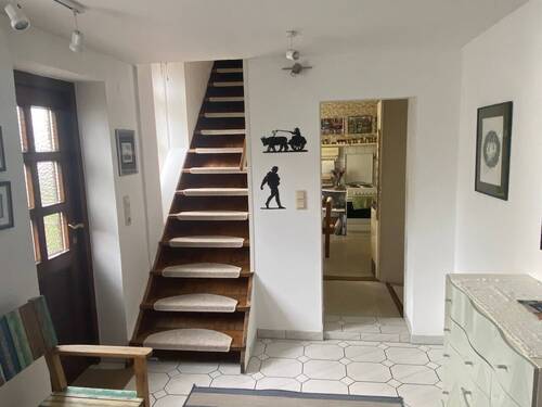 Eingang und Treppenaufgang Wohnung 2 - 