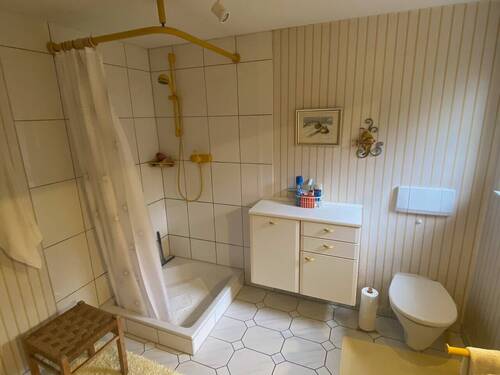 Duschbad Wohnung 2 - 