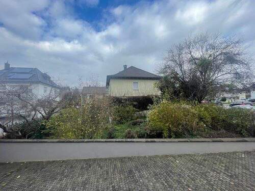 Ansicht von Nachbarn 2 - 9 Zimmer Mehrfamilienhaus, Wohnhaus in Bruchsal