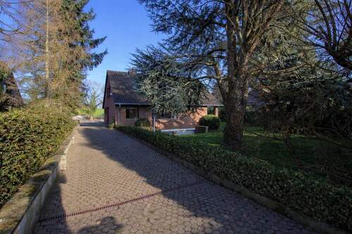 Außenansicht 2 - 5 Zimmer Einfamilienhaus zum Kaufen in Rommerskirchen