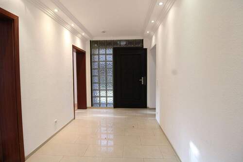 Eingangsbereich - Einfamilienhaus mit 153,20 m&sup2; in Rommerskirchen zum Kaufen