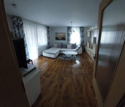 EG Wohnzimmer mit Balkon - Doppelhaushälfte mit 163,00 m&sup2; in Warmensteinach zum Kaufen