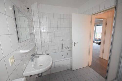Bad - 2 Zimmer Etagenwohnung in Hude (Oldenburg)