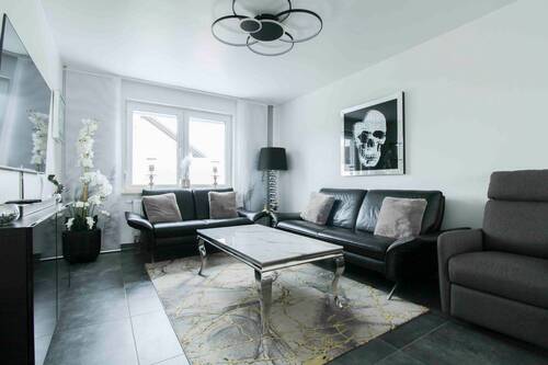 Wohnbereich EG Vorderhaus - 8 Zimmer Einfamilienhaus in Oberhaid