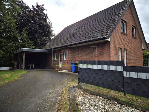 Zufahrt - 5 Zimmer Einfamilienhaus zum Kaufen in Barßel