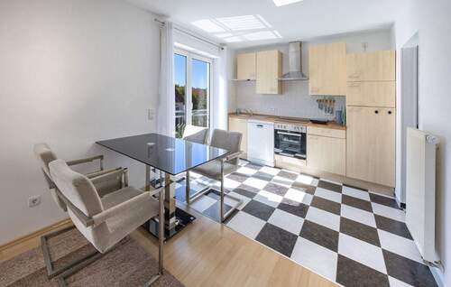 Essbereich mit EBK - 2 Zimmer Etagenwohnung in Althegnenberg