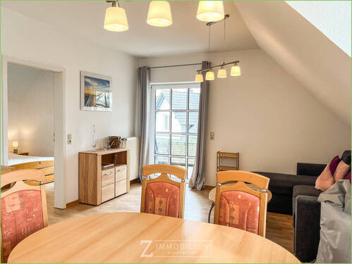 Wohn- und Essbereich mit Balkon - 2 Zimmer Etagenwohnung in Garding