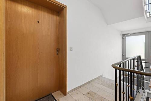 Eingangstüre - 2 Zimmer Etagenwohnung zum Kaufen in Ingolstadt