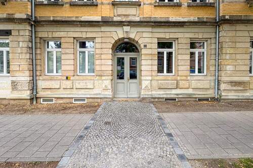Hauseingang - 2 Zimmer Etagenwohnung in Dresden