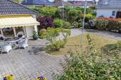 Sonnenterrasse mit schönem Garten - 