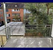 Nur noch einziehen! Renovierte 3-Zimmer-Wohnung mit Balkon, guter Schnitt, Tageslichtbad + Wanne - Singen (Hohentwiel)