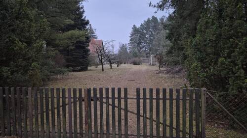 Einblick ins Grundstück - 