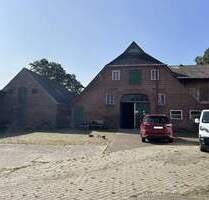 Ehemaliger Resthof mit massiven Stallungen und Nebengebäuden - Berne Campe