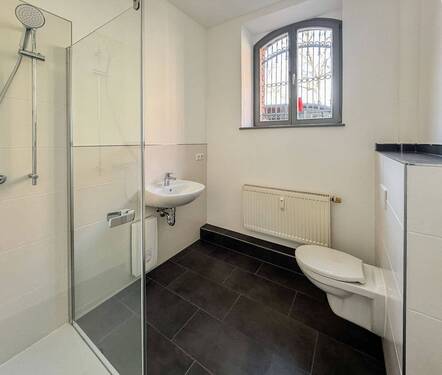 Weiteres Bad mit Dusche - 