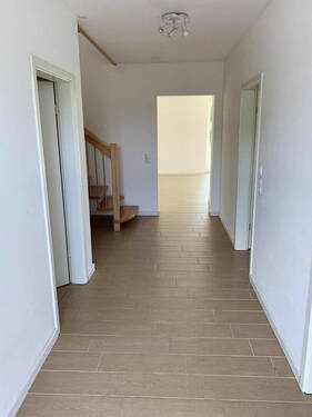 Flur - Doppelhaushälfte mit 137,00 m&sup2; in Lüneburg zum Kaufen