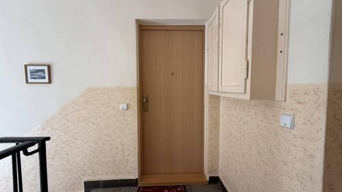 Wohnungstür - 3 Zimmer Etagenwohnung in Naumburg