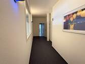 Flur Büro-Trakt EG - 