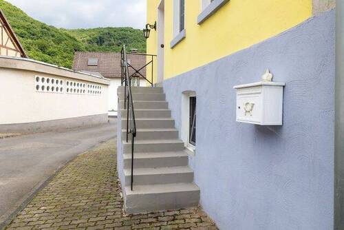 Treppe zum Eingang - 