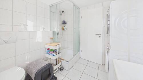 CAM04777G0 PR0047 STILL028 - 