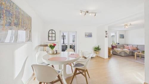 CAM04777G0 PR0047 STILL019 - 