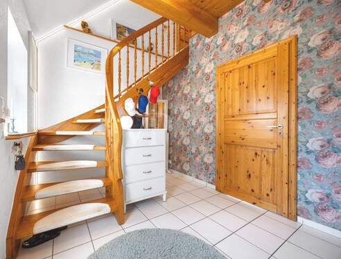 Treppenaufgang - 4 Zimmer Einfamilienhaus in Wangerland / Tettens