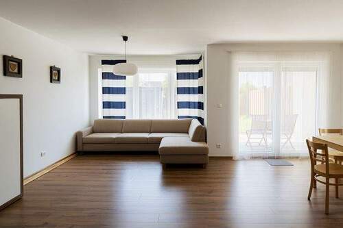 Wohnzimmer - 5 Zimmer Reihenendhaus zum Kaufen in Polling
