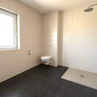 Bad mit Dusche im OG - 