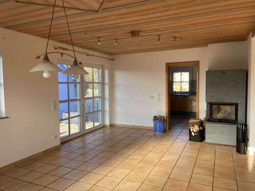 Wohnzimmer - 4 Zimmer Etagenwohnung in Heroldsbach