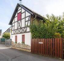 Klein, fein & voller Charme, saniertes Fachwerkhaus mit Innenhof, Carport in Neuwied-Heddesdorf!