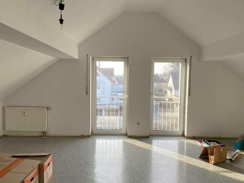 Wohnzimmer - 2 Zimmer Etagenwohnung zur Miete in Forchheim