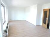 Wohn-/Esszimmer - 
