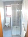 Saniertes Dchbad mit Fenster - 