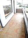 Geräumiger Balkon - 