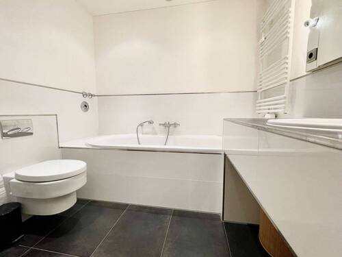 Badezimmer - Etagenwohnung mit 56,40 m&sup2; in Düsseldorf zum Kaufen