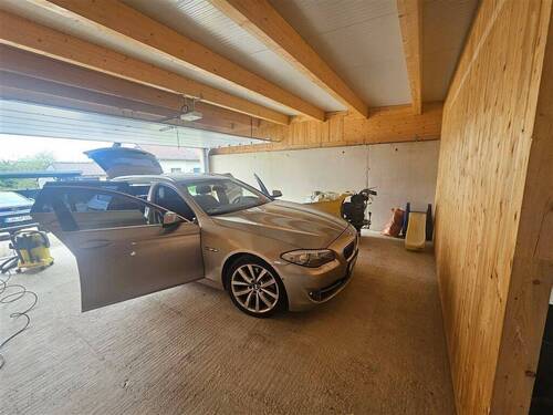 Große Garage - 