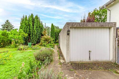 Garage an der rechten Grundstücksgrenze - Grundstück zum Kaufen in Schönefeld