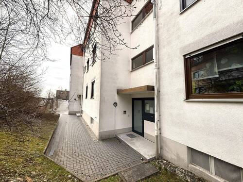 Hauseingang - 2 Zimmer Etagenwohnung zum Kaufen in Pegnitz