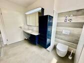 Modernes Badezimmer OG - 