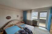Schlafzimmer mit Balkon! - Einfamilienhaus mit 176,00 m² in Schwandorf zum Kaufen
