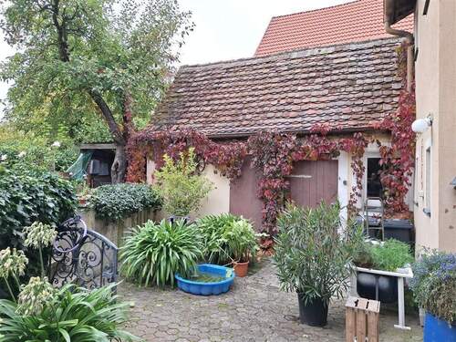 Nebengebäude / Anbau - 